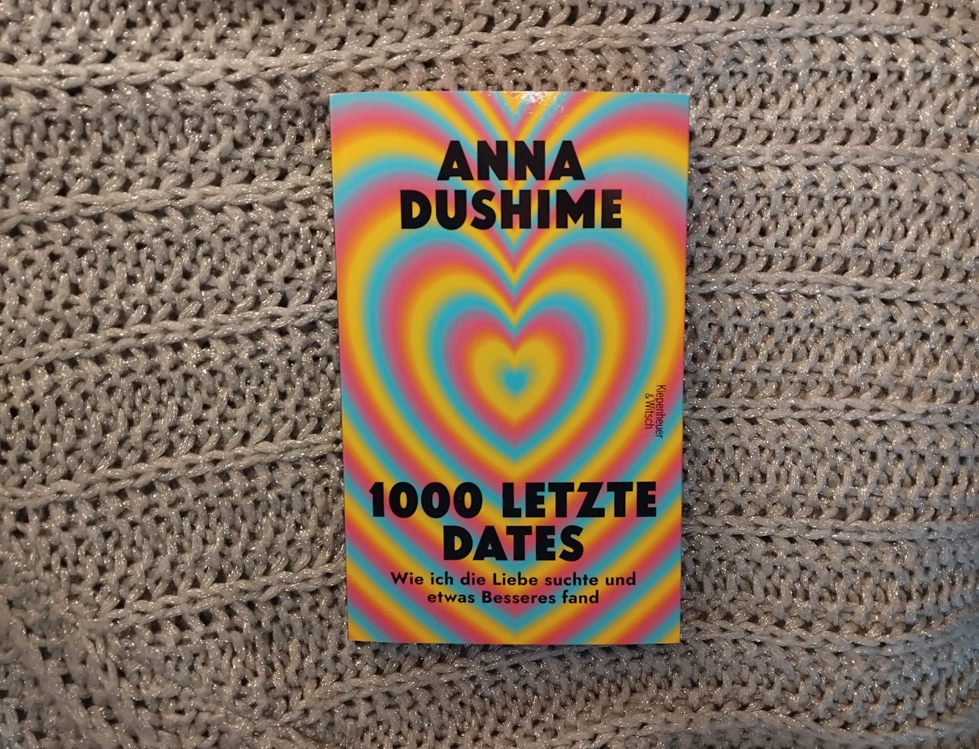 Mehr über den Artikel erfahren Buchrezension „1000 letzte Dates“